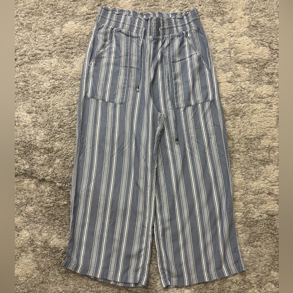 Abercrombie & Fitch Blue and White Striped Wide-Leg Pants